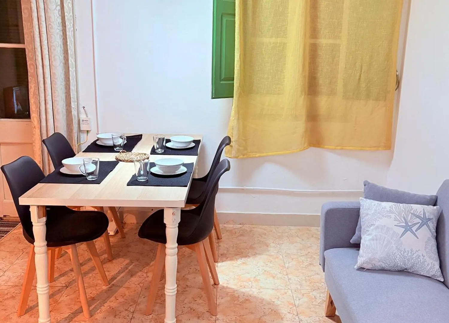 Amazing And Stylish Flat For 4 People With Breakfast Included 2 Blocks Away From Poblenou Beach برشلونة إسبانيا