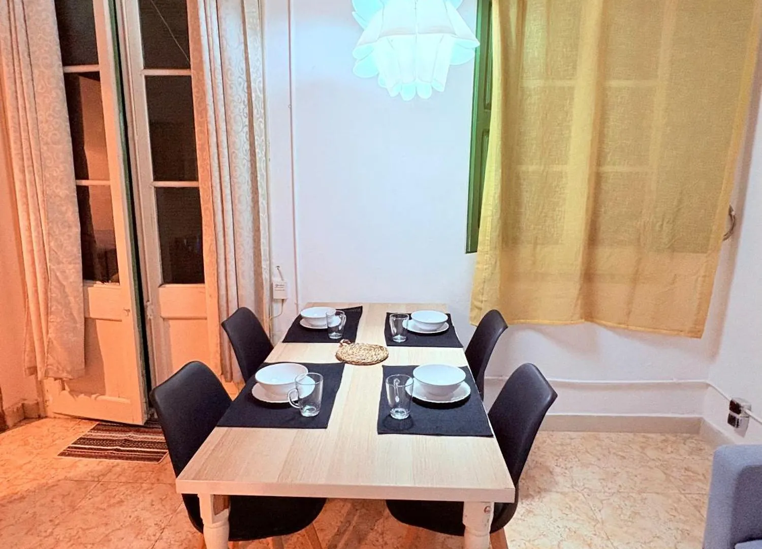 شقة Amazing And Stylish Flat For 4 People With Breakfast Included 2 Blocks Away From Poblenou Beach برشلونة إسبانيا